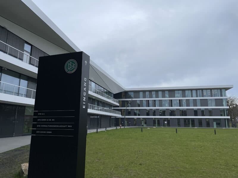 DFB Campus Eingang